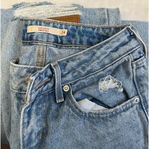 Wide leg Levi’s jeans